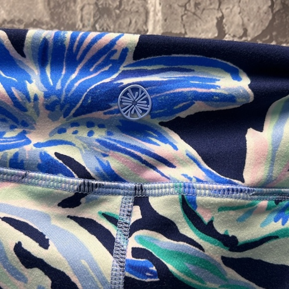 Lilly Pulitzer - Picture 7 of 12